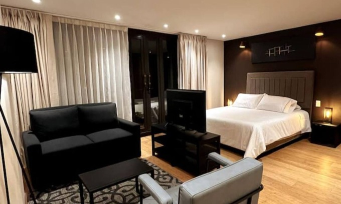 La Candelaria Apartment | Pet-Friendly Artistic Loft in Vibrant La Candelaria