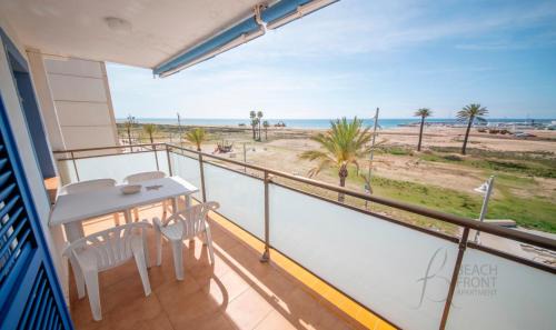 Comarruga Apartment | Oceanfront 4-Star R154 Apartment in Coma-Ruga, Perfect for Families