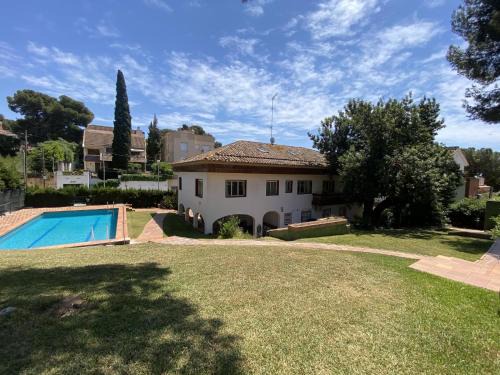 Segur de Calafell Apartment | R161 Villa França 2 piscinas, jardín, tenis
