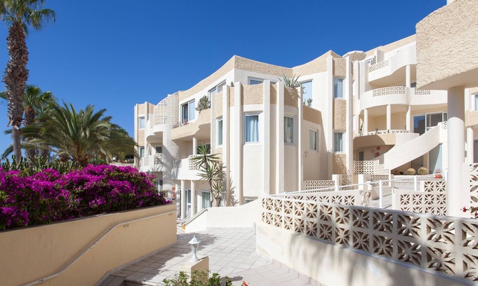 Bahia Calma Apartment | Oceanfront R2 Maryvent Beach Apartments with Spa & Breakfast