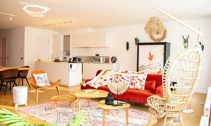 Saint-Josse-ten-Noode Apartment | Elegant Residence with Spa, Hot Tub & Family-Friendly Amenities