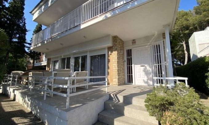 Comarruga House | Cozy R31 Big House Steps from the Beach with Ocean View