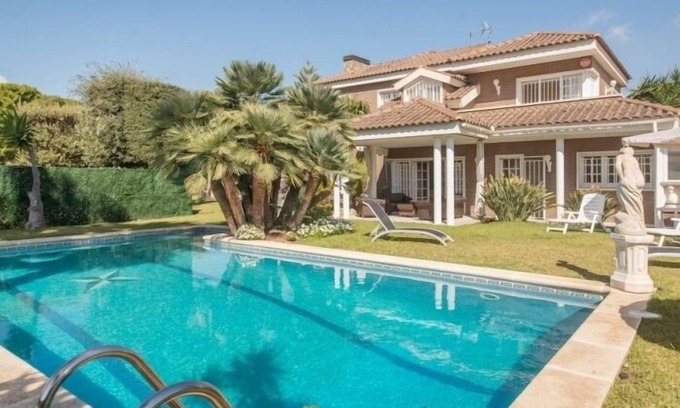 Calafell Villa | Elegant Villa with Pool & Garden Near Calafell Beach