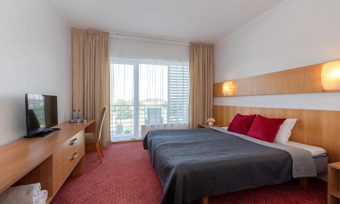 Tartu Hotel | Pet-Friendly Comfort at Raadimõisa Hotell with Hot Tub