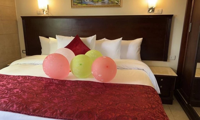 Al-Muntazah Apartment | Raafat Suites: Oceanfront Serenity for Your Next Getaway