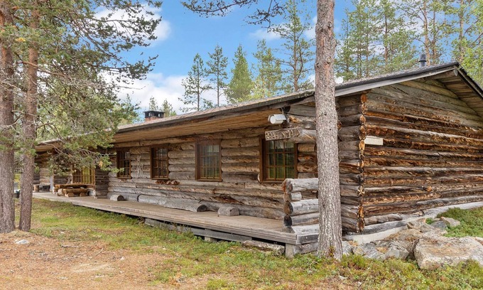 Saariselka House | Relaxing Retreat at Raahenmaja with Lake View & Spa
