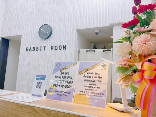 Lat Yao House | Charming Rabbit Room: Family-Friendly Stay with Breakfast