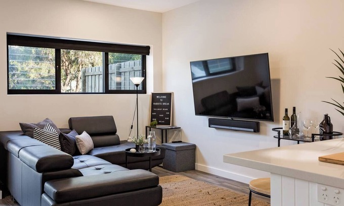 Yallingup House | Rabbits Break: Guest Rated 9.8 with Oceanfront Pool & Breakfast