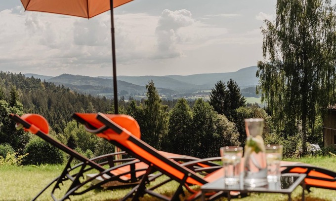 Rabenstein Apartment | Rabenstein Suite with whirlpool and sauna for 4 people with two bedrooms and bathrooms