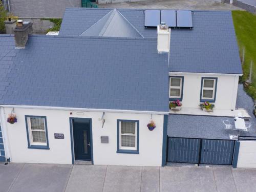 Listowel House | Exceptional Stay at Racecourse View - Guest Rated 9.5/10