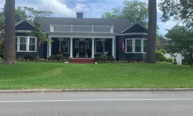 Hot Springs Apartment | Prime Location: Racetrack Guest Quarters Near Oaklawn Resort