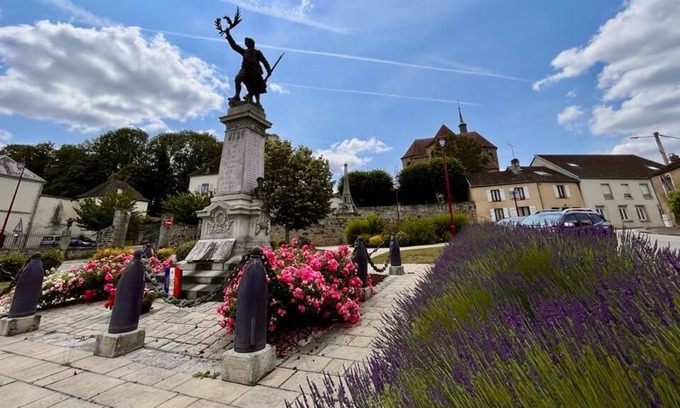 Champsevraine Villa | Racines Bussieroises Villa Avec Piscine à la Campagne