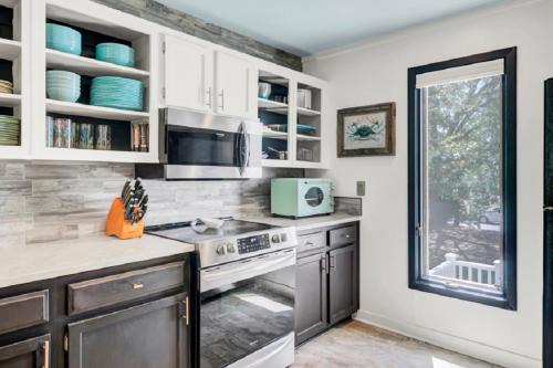 Isle of Palms House | Racquet Club 37: Resort Condo with Pool & Hot Tub Access
