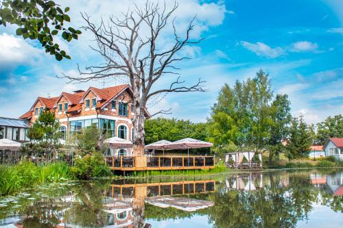Radailiai Apartment | Family-Friendly Retreat at Radailiu Dvaras - Dinosaur Park
