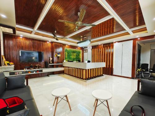 Satna Hotel | Discover Comfort at Radha Residency with Spa & Dining Options