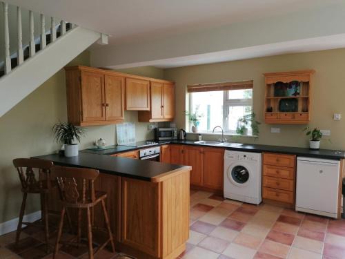 Clonakilty Apartment | Family-Friendly Retreat at Radharc Na Greine - Guest Rated 9.8