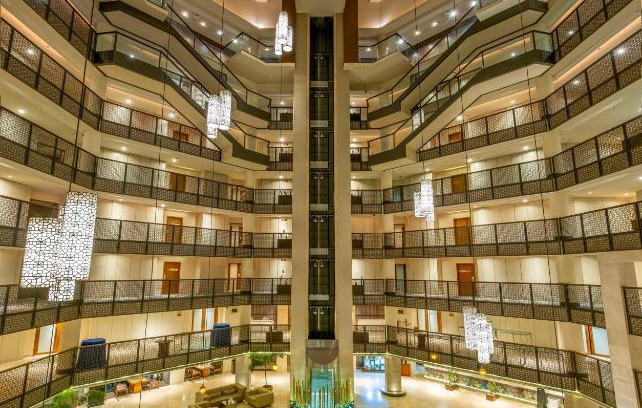 Dhaka Hotel | Elegant Radisson Blu Dhaka Water Garden with Spa & Pool