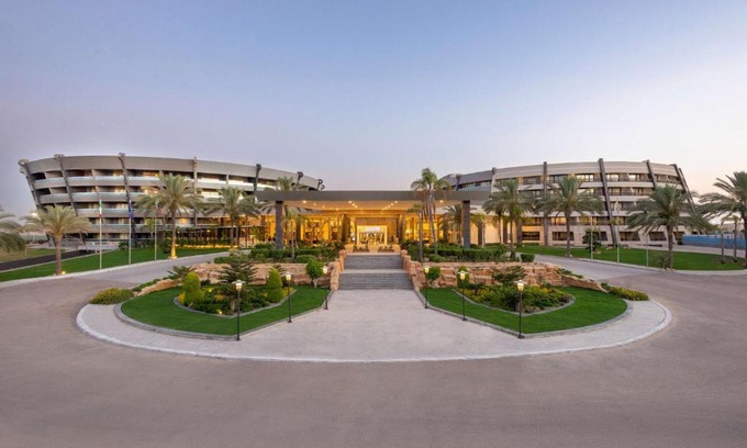 Al-'Amriyah Hotel | Elegant Radisson Blu Hotel Alexandria with Oceanfront Views
