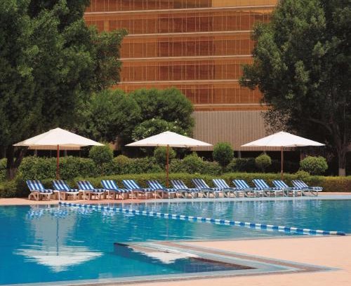 Al Muntazah Hotel | Discover the Radisson Blu Hotel, Doha: 5-Star Oceanfront Retreat