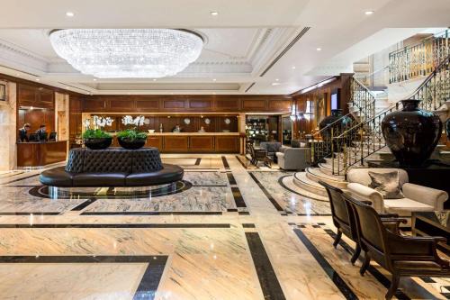 Harlington Hotel | Elegant Radisson Blu London Heathrow with Spa & Dining