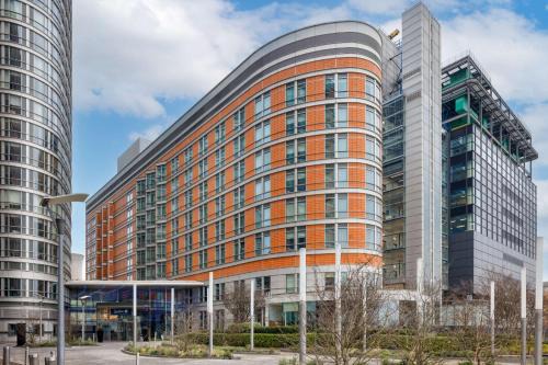 Canary Wharf Hotel | Elegant Radisson Blu Hotel in Canary Wharf, London