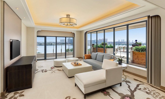 Caidian District Hotel | Stylish Radisson Blu Hotel Wuhan ETD Zone with Pool Access