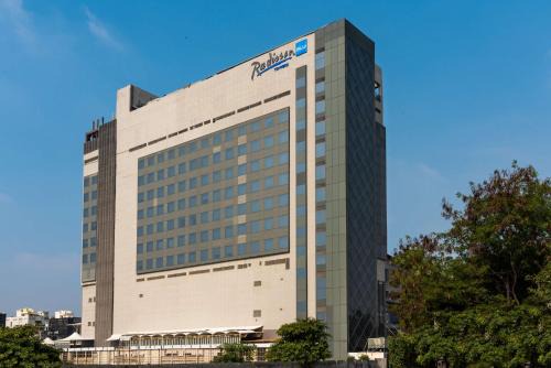 Kaushambi Hotel | Elegant Stay at Radisson Blu Towers Kaushambi Delhi NCR