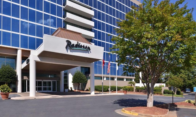Marietta Hotel | Pet-Friendly Stay at Radisson Hotel Atlanta Marietta