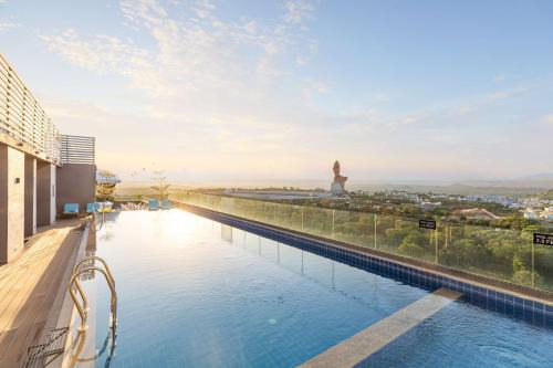 Nathdwara Hotel | Experience Radisson Hotel Nathdwara: Spa & Oceanfront Bliss