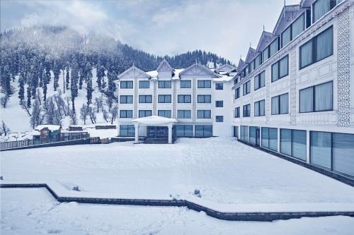 Sonamarg Hotel | Experience Comfort at Radisson Hotel Sonamarg - 5 Star Stay