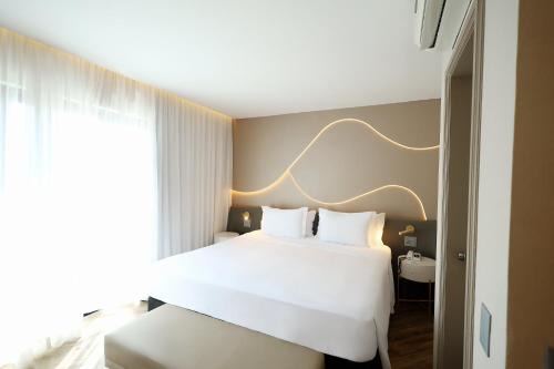 Cerqueira Cesar Hotel | Elegant Stay at Radisson Oscar Freire with Ocean Views