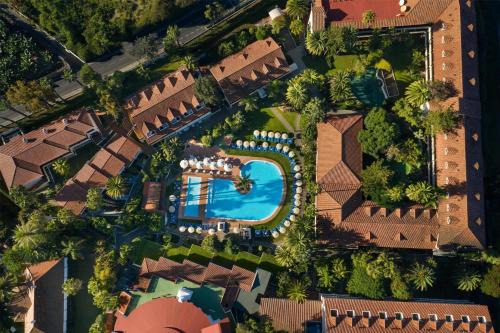 Puerto de la Cruz Hotel | Discover Parque San Antonio: Family-Friendly with Pool & Dining