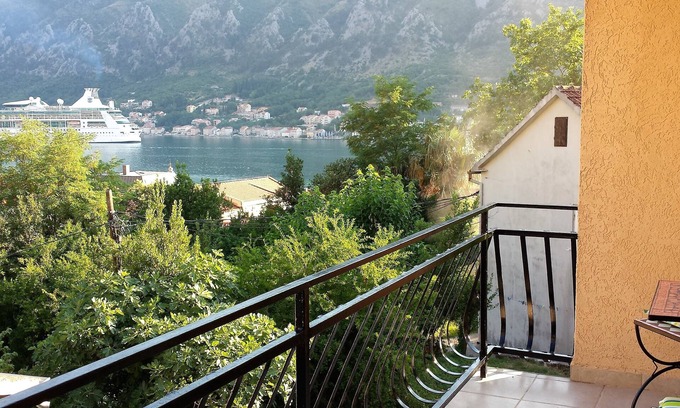 Podgorica House | Discover Radovic Apartments in Beautiful Dobrota