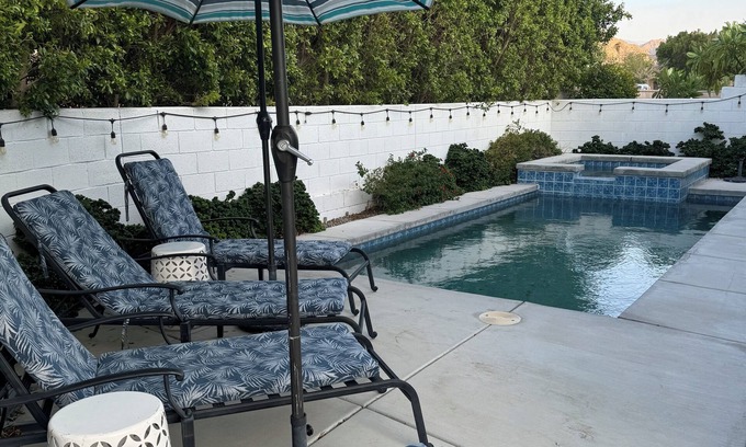La Quinta Cove House | Rae's at La Quinta Cove | Guest Rated 10/10 with Ocean View