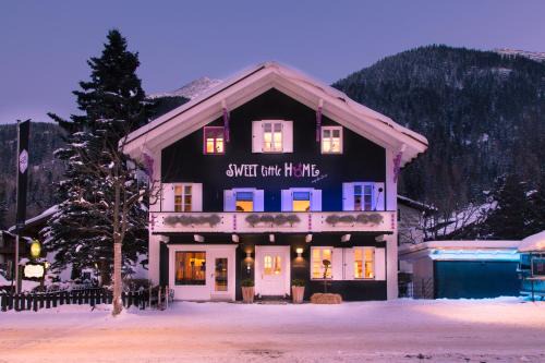 Sankt Anton am Arlberg Ski Chalet | Delightful Raffl's Sweet Little Home: Pet-Friendly Retreat