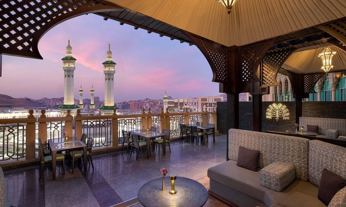 Mecca Hotel | Experience Raffles Makkah Palace: 5-Star Comfort & Spa