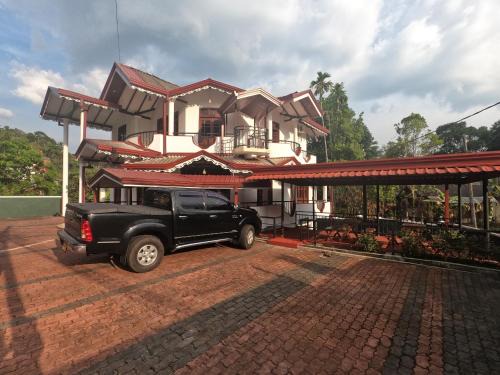 Nawalapitiya House | Experience Rafting Reach Layathraa: Family-Friendly Retreat