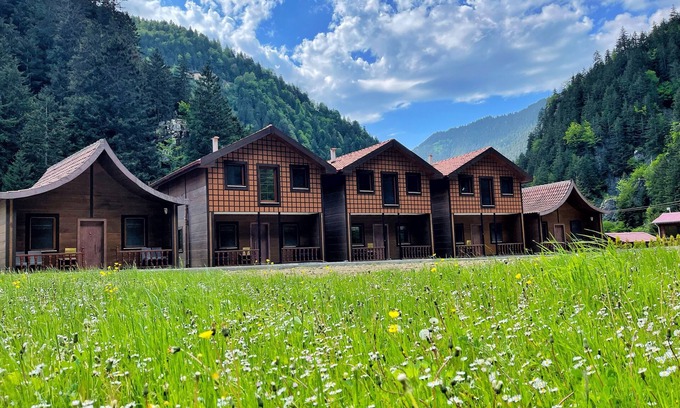Uzungol Cabin | Raha Villa Bungalow: Family-Friendly Retreat with Breakfast