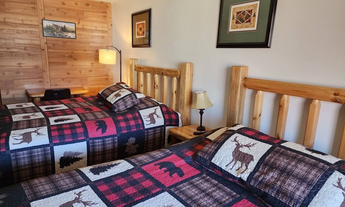 Ohiopyle Hotel | Discover Railroad: Pet-Friendly Cabin Getaway in Ohiopyle