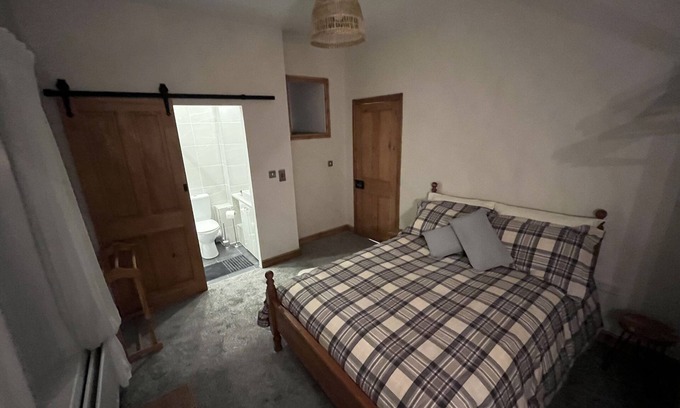 Blyth Cottage | Guest Rated: 9.8! Railway Cottage Retreat by the Coast