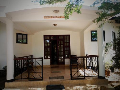 Boma la Ngombe Cabin | Budget-Friendly Stay at Rainbow Executive Lodge with Breakfast