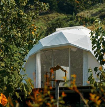 Abejorral Hotel | Discover Rainbow Glamping: Pet-Friendly Retreat with Hot Tub