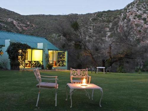 Montagu Villa | Cozy Rainbow Glen Chalets with Oceanfront Views & Amenities