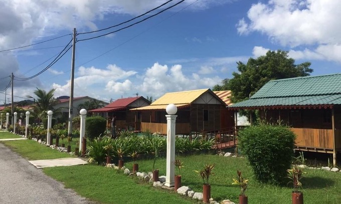 Lubok Buaya Cabin | Seaside Bliss at Rainbow Lodge Langkawi - Guest Rated 8.4