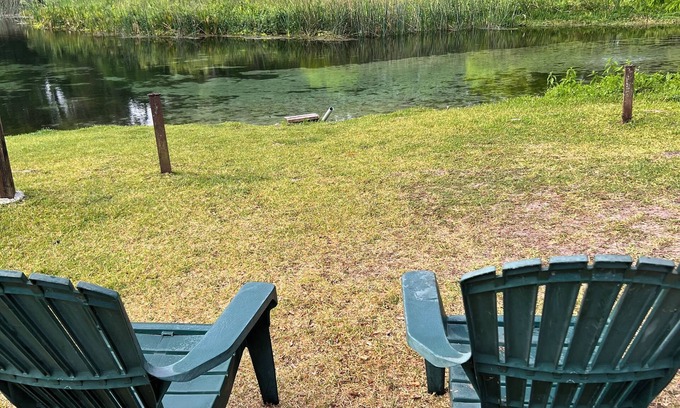 Dunnellon House | Discover Rainbow River: Free Kayaks & Family-Friendly Fun