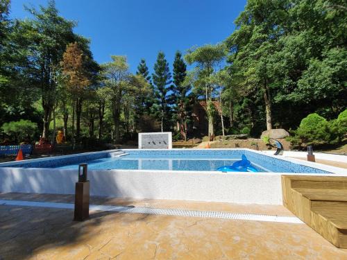 Nanzhuang House | Inviting Stay at Rainbow SpringYU B&B with Great Amenities