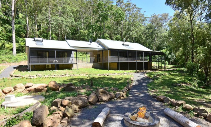 Upper Kangaroo River House | Pet-Friendly Rainforest River Studio in Kangaroo Valley