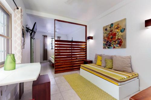 Caye Caulker Hotel | Family-Friendly Retreat at Casa DV Suites - Rated 8.8/10