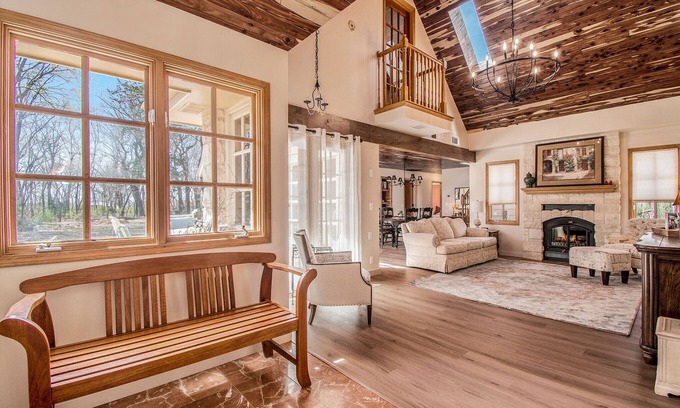 Omaha House | Idyllic Rainwood Cottage: Stay on a Working Farm Retreat