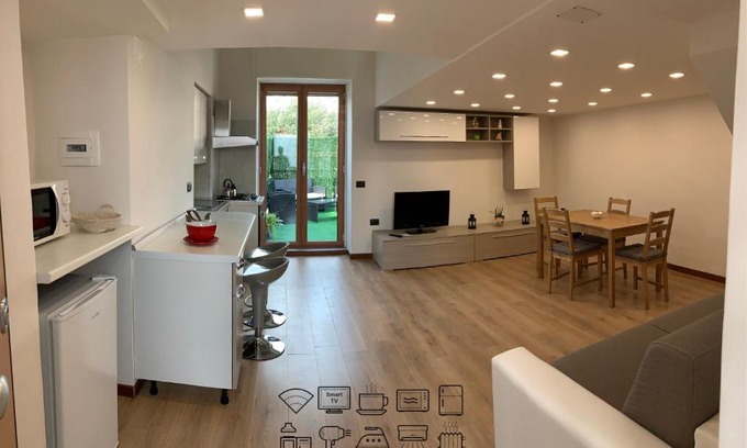 Torre Annunziata Apartment | Inviting Melito 30 - Raiola Welcome with Hot Tub & Breakfast